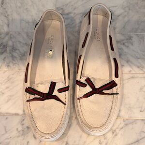 Gucci White Leather Moccasins with Red & Green Ribbon Bow